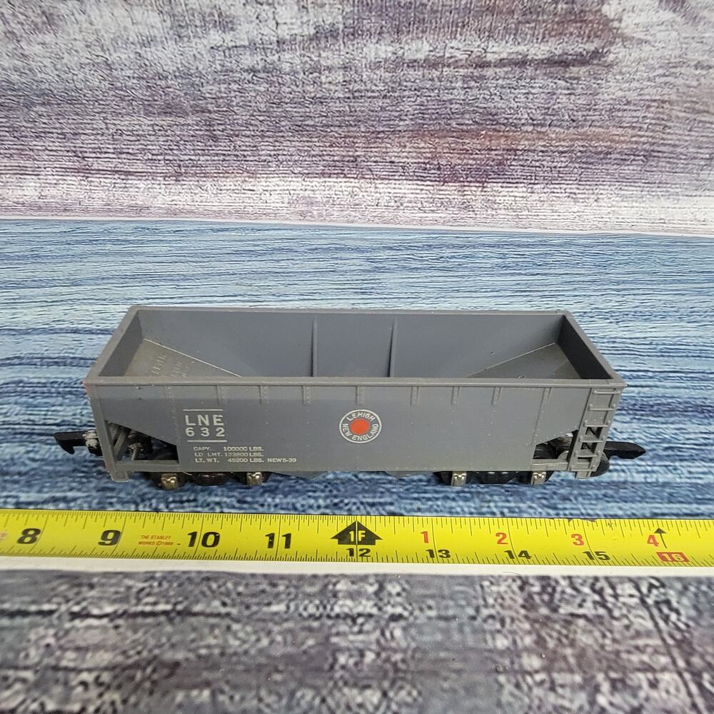 Vtg AMERICAN FLYER No. 632 LNE Lehigh New England HOPPER CAR – S Gauge plastic